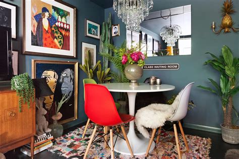 A Dramatic Maximalist London Flat Is Dark Eclectic And Cool Dining