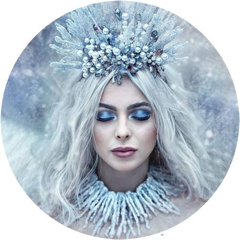 Pin By Lulu Mendoza On Maquillaje Ice Queen Costume Snow Queen
