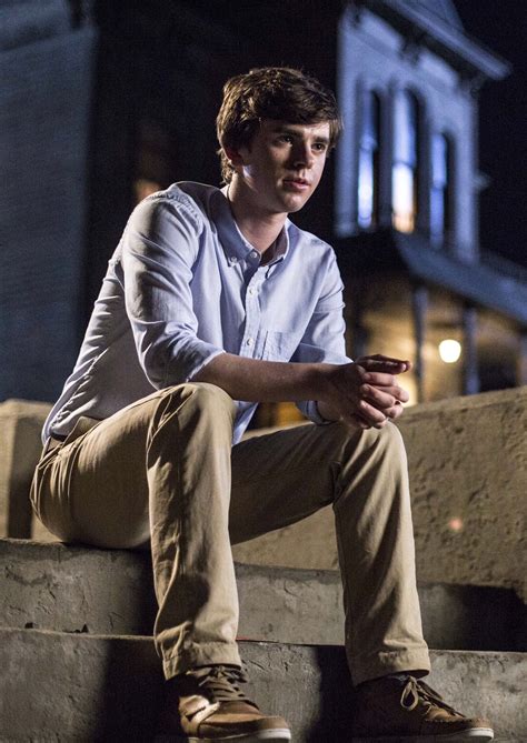 Freddie Highmore As Norman Bates Motel Freddie Highmore Norman