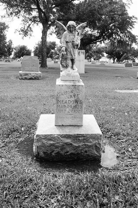 Marker Angel Statue Of Meadows At The Mount Olivet Cemetery Fort Worth