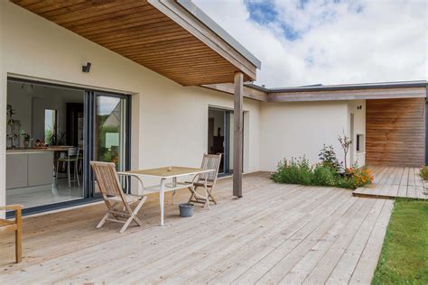 L'été approche et avec lui les lunchs en terrasse La couverture partielle de la terrasse permet d'en ...