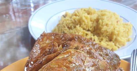 Menawarkan nasi kandar dengan cita rasa melayu, gerai nasi kandar ini kini sudah mempunyai kami dah beroperasi selama empat tahun di tepi jalan. E-Wen Hooi: Kari Kepala Ikan Tepi Sungai @ Klang