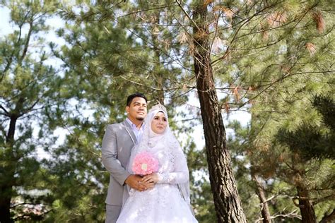 Pengguna twitter @drunkenstallion kurang berpuas hati kerana dirasakan tidak berbaloi mengumpul kelengkapan hanya untuk menamatkan tugasan dengan mudah. "Aku Amat Berpuas Hati Dapat Berbakti Padamu Sehingga ...