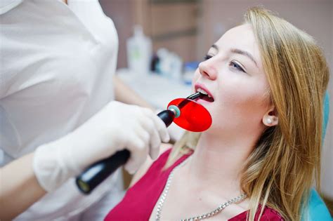 Dental Hygienist vs Dental Assistant | Key Similarities and Differences