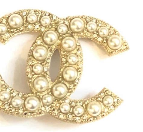Chanel 2017 Fall Chanel Cc Logo Pin Brooch Crystal Gold Pearl Chelsea