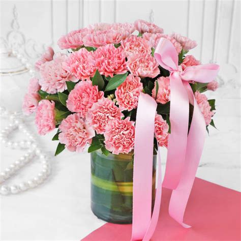 Order Bouquet Of Pink Carnations In Vase 25 Stems Online At Best Price