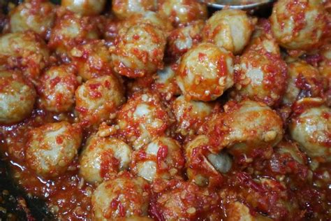 Tak lengkap rasanya jika makan belum ada sambal yang menemani. Resep Bakso Mercon Pedas yang Bikin Ketagihan