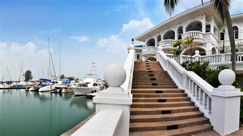 There's little within walking distance other than a handful of local restaurants, but it's right off the main road allowing easy. Hotel tepi laut di Port Dickson: Avillion Admiral Cove ...
