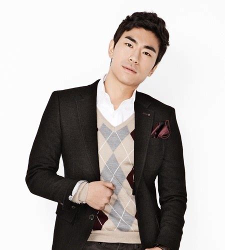 His birthday, what he did before fame, his family life, fun trivia facts, popularity rankings, and more. Lee Si Eon