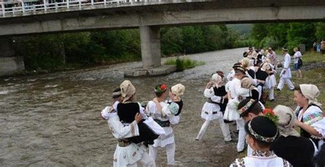 În starea de cădere, poftele trupeşti sunt fireşti pentru ea şi nu pot să. Ce sunt Rusaliile - tradiții și superstiții în Duminica ...
