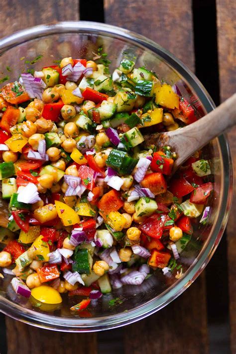 Mediterraner Kichererbsen-Meal Prep-Salat 20 Minuten