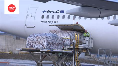 Matkustajat Kaikkosivat Mutta Lohet Lentävät Finnairin Kyydissä
