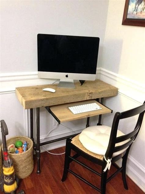 It's important to create a designated workspace to keep yourself organized and presentable for all of those zoom calls. Desk Ideas Perfect for Small Spaces | Desks for small ...