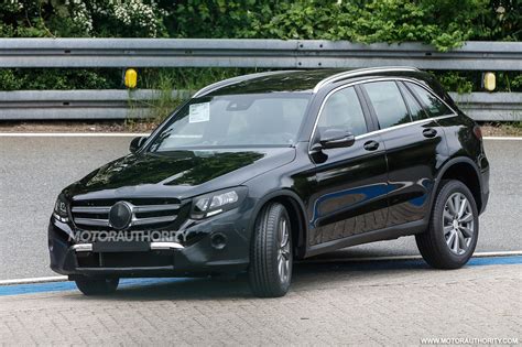 The price of mercedes benz glk 350 2016 ranges in accordance with its modifications. 2016 Mercedes-Benz GLC (GLK-Class) Spy Shots