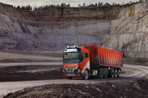 Volvo Trucks Vinde Primele Camioane Autonome Cargo Bus