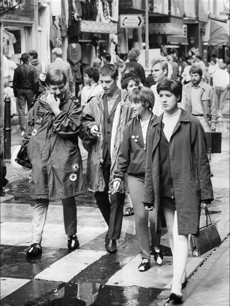 Mods Love The Badges Mod Fashion Mod Girl England Fashion