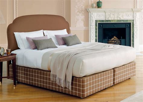 Every vispring mattress, such as the vispring elite mattress, is handmade from start to. Vi-Spring Bedstead Shetland Mattress - Midfurn Furniture ...