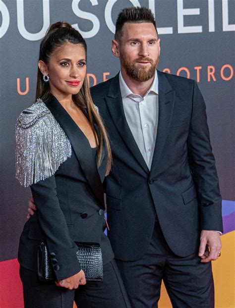 who is lionel messi s wife all about antonela roccuzzo