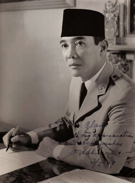 Ketika berpidato di sporthall gelora bung karno dalam rangka hari sarjana tahun 1963, bung karno mengatakan bahwa keberhasilan peluncuran roket ini sejalan dengan semboyan bangsa kita yakni, bapak angkasa dan ibu pertiwi. Inilah yang Menunjukkan Bung Karno Presiden RI Paling ...