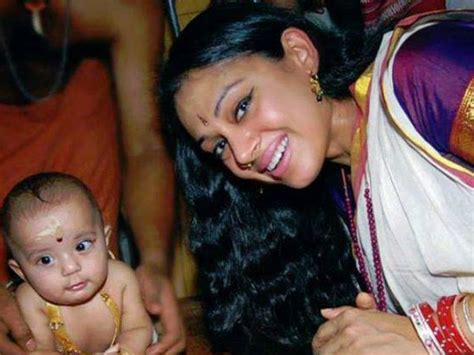 Actress Shobana With Her Adopted Daughter Anantha Narayani Malayalam Filmibeat