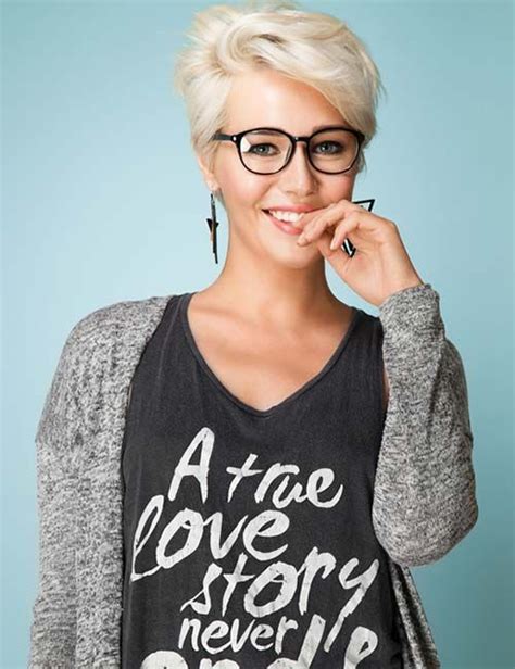 30 Stunning Hairstyles For Women Of All Ages Who Wear Glasses Glasses Hairstyles Stunning