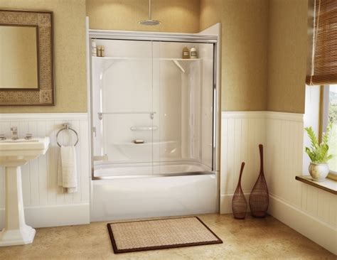 Eine duschbadewanne, also eine badewanne zum duschen, ist dann die lösung für das problem.badewanne mit dusche bedeutet häufig, dass die wanne an einer stelle deutlich breiter ist, es gibt also eine extra duschzone. Badewanne mit Dusche intergriert - 32 Raumsparideen für ...