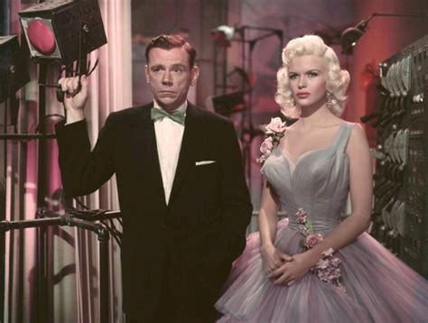 30 Beautiful Photos Of Jayne Mansfield During Filming The Girl Cant