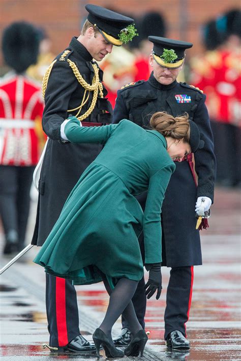 Kate middleton and prince william caught packing some very rare pda and fans are melting! Kate Middleton Has Embarrassing Shoe Malfunction On ...