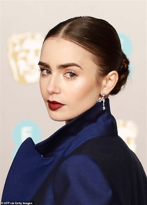 Lily Collins Wishes She Still Had An English Accent Daily Mail Online