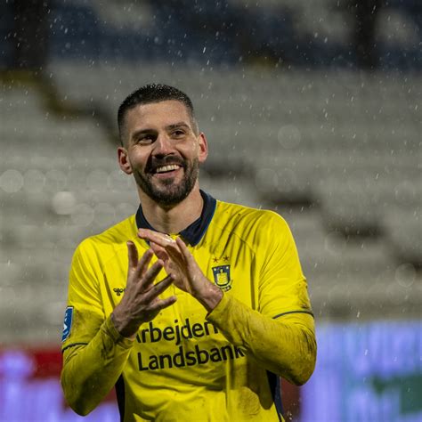 Han spiller hovedsageligt som forsvarer for brøndby if i superligaen grundspil. Galleri: Anthony Jung | 3point.dk