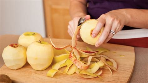 7 Amazing Ways To Re Use Leftover Vegetable And Fruit Peels