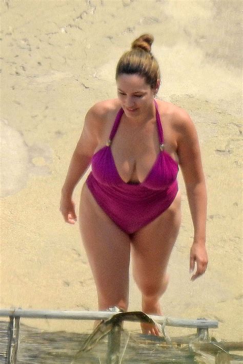 Kelly Brook Nude And Sexy Pics Scandal Planet