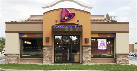 Taco Bell Employee Assaults Customer With Martial Arts Kicks Police