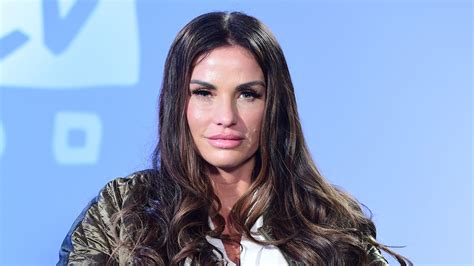 Katie price purple heart is a seductively feminine yet luxurious smelling fragrance. Katie Price Has Lost One Stone In Two Weeks Suffering From ...