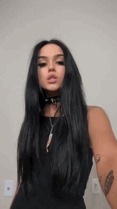 Пин от пользователя Scary Ceia на доске Maggie Lindemann Причёски в стиле гранж Зелёные