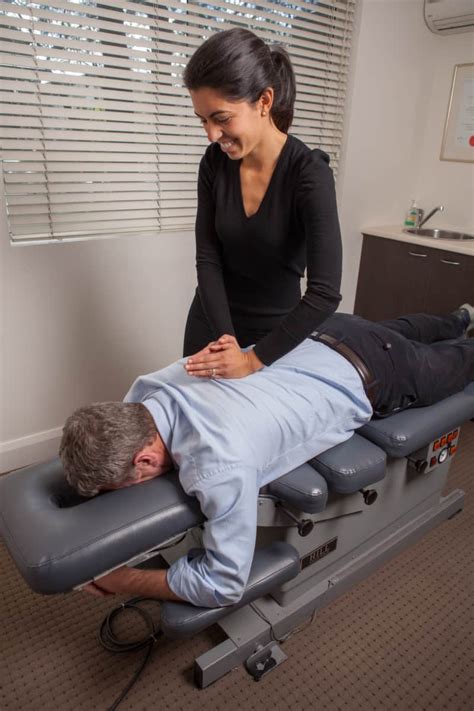 Who Should I See A Chiropractor Osteopath Or Physiotherapist
