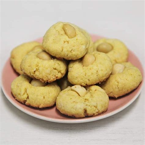 Add all but 1 tablespoon of the chopped walnuts and mix again. Macadamia Melts | Recipe | Thermomix recipes, Recipes, Cooking recipes