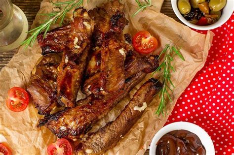 A crowd favorite, known for their richness and meatiness. How to Cook Pork Riblets in the Oven With a Rub in 2020 ...