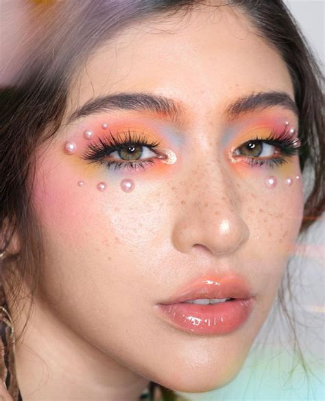 21 Abstract Makeup Looks That Are Totally Selfie Worthy Creative