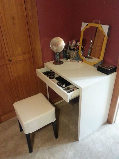 I had a desk from ikea sitting in storage in my mom's basement. ikea micke desk/vanity for small master bedroom | Ikea ...