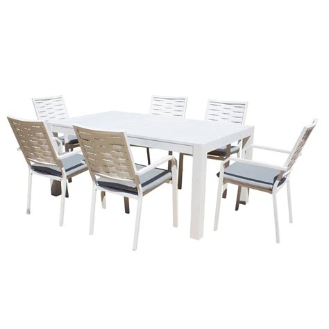 Conjunto de jantar com 6 poltronas, 6 almofadas e mesa ...