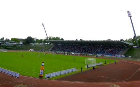 Neben den grunddaten werden, wenn vorhanden, auch informationen zur anschrift, anfahrt, besonderheiten, den preisen im stadion und den namensrechten angegeben. Viktoria Köln vs. Bonner SC 4:1
