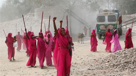 Gulabi Gang Amazons Of India Stigmatis