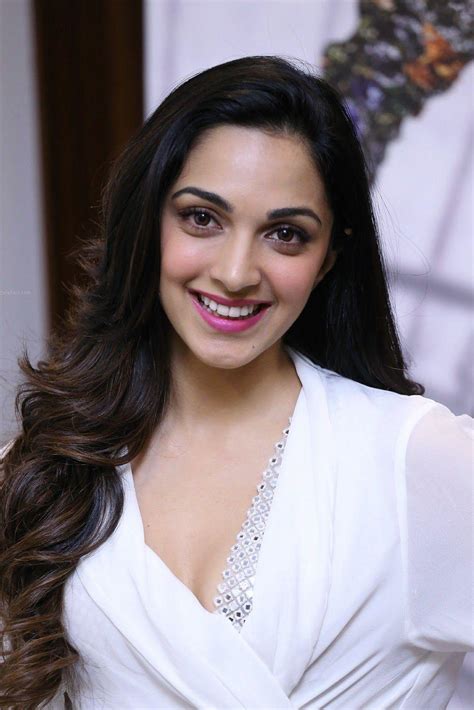 Kiara advani age, biography, wiki, latest movies, hot images, unknown facts, kiara advani phone number,: Kiara Advani Phone Wallpapers - Wallpaper Cave