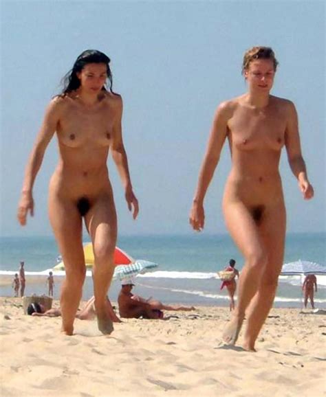 Nudists On The Beach RicBerg