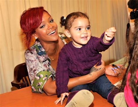 rihanna promotes book in new york contact any celebrity ~ contact 59 000 celebrities