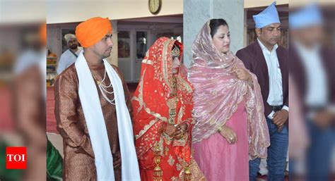 Bhopal Muslim Couple Marry Off Orphan Girl To Hindu Groom With Sikh Traditions Bhopal News