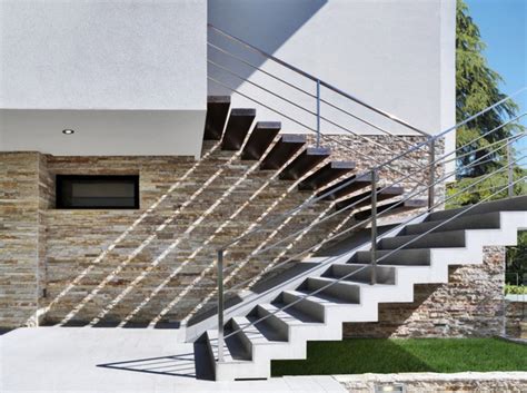 Italian Maze House With Geometric Exterior Sliding Interior Walls
