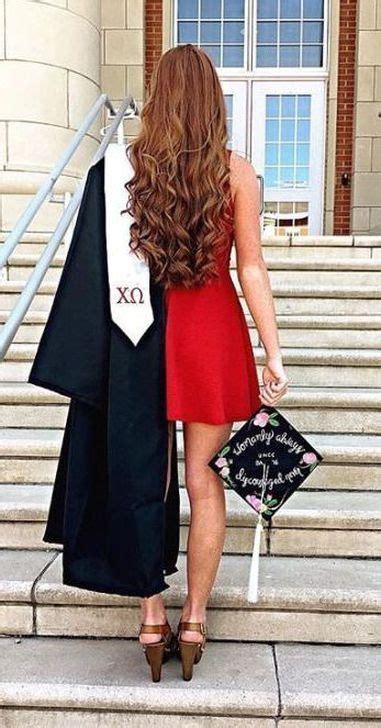 Gorgeous College Graduation Outfits Ideas For Women