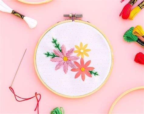 Largest collection of free embroidery designs at annthegran.com. 20 Floral Embroidery Patterns